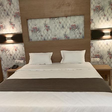 Hotel Shiv Chhaya インドール エクステリア 写真